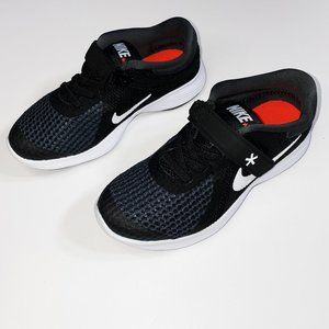 Nike Revolution 4 Flyease